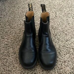 DOC MARTIN 2976 SMOOTH LEATHER CHELSEA BOOTS